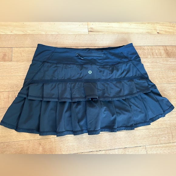 Lululemon Skort - Picture 1 of 3